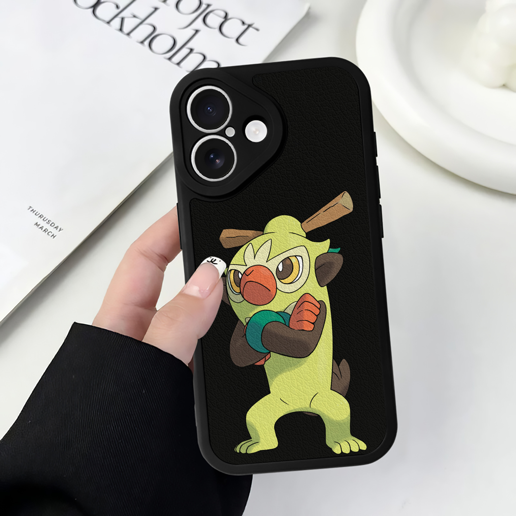 （画像用） ポケットモンスター Pokémon 【iPhone 16シリーズ対応】シリコンスマホケース（レザー調） 材質：シリコン